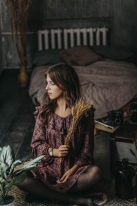 小学生が姿勢を正しく保ちながら読書する際、目を近くにしないためのポイントは？