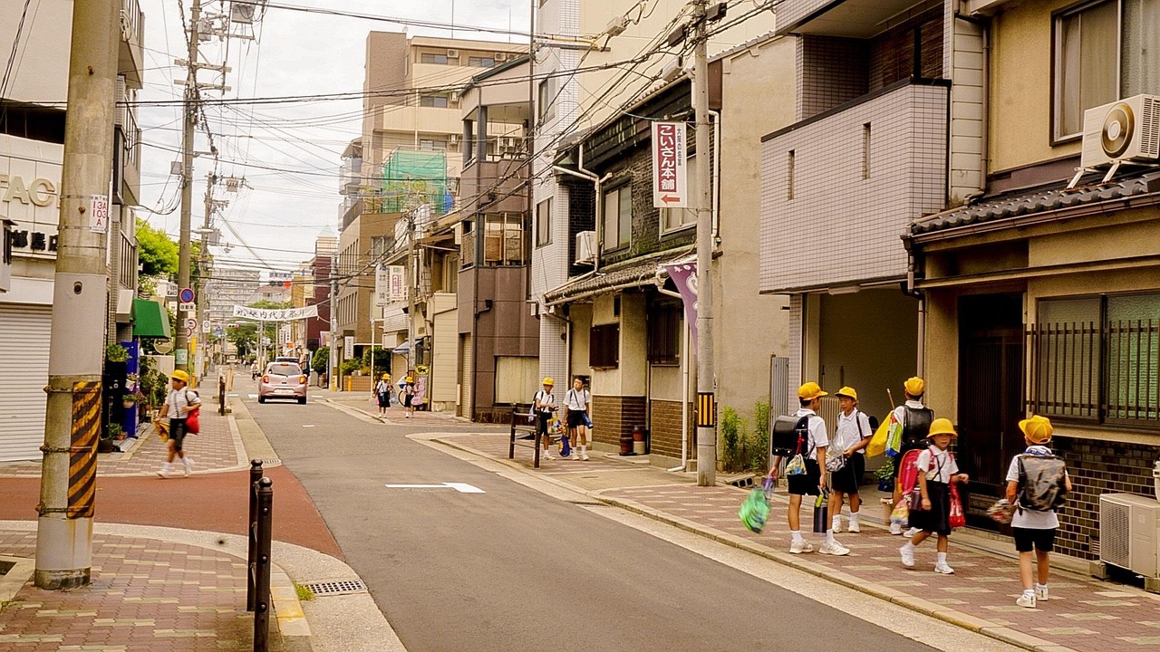 小学生が眼鏡を使い始めるのはいつからで、冬の目の乾燥対策はどうすれば良い？
