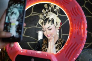 小学生が目を守るために1日に何分スマホOKなのか？