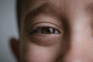 子どもにおすすめの目のストレッチ方法は？